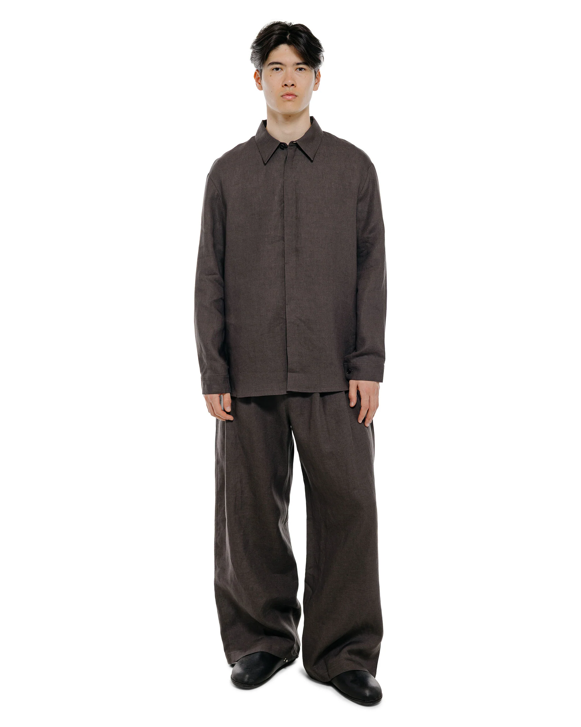 Amomento Linen Two Tuck Wide Pants Khaki Grey - Image 5