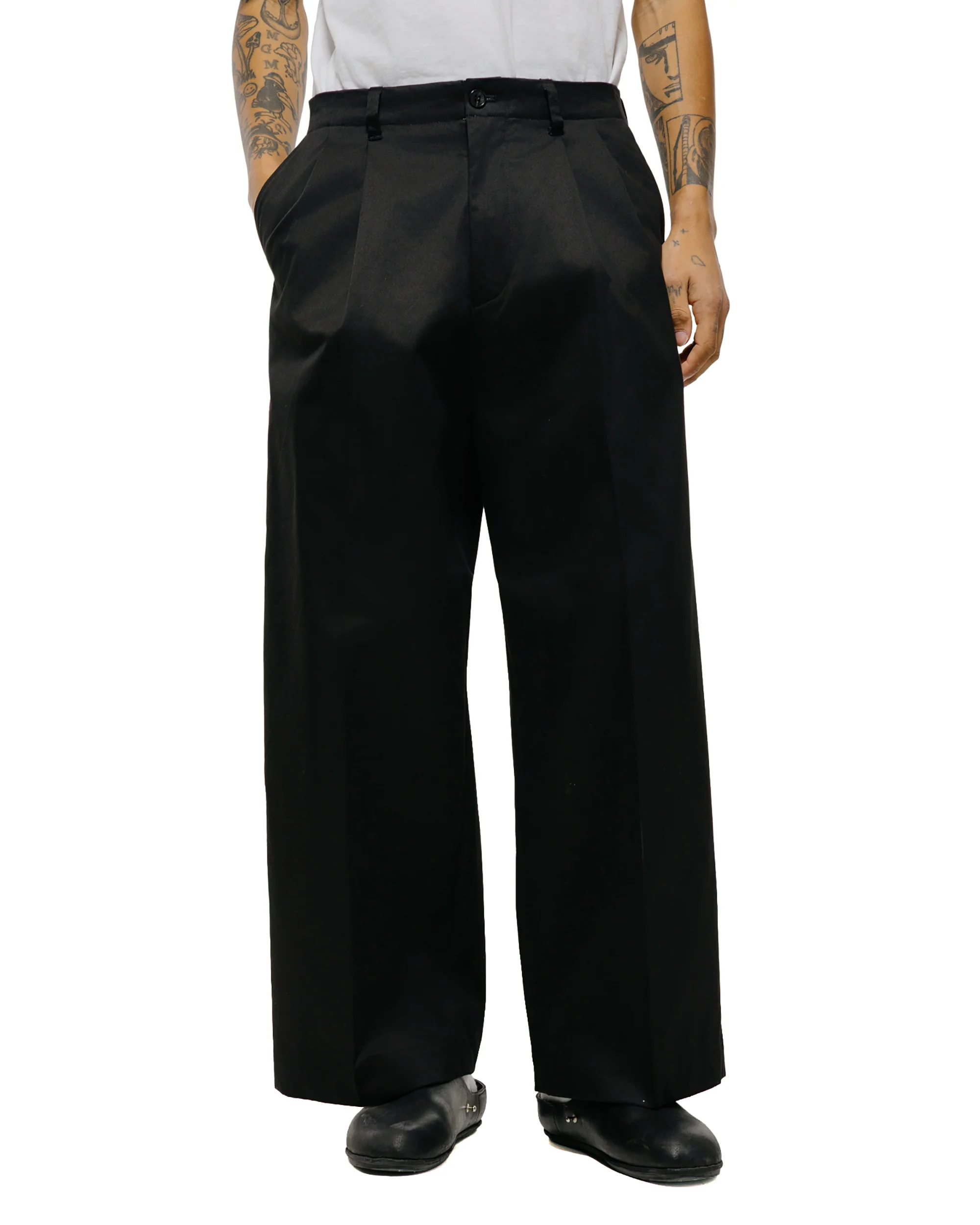 Universal Products 2Tuck Wide Chino Trouser Black - Image 2